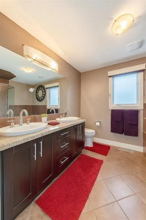 36 Varsity Estates Court NW
