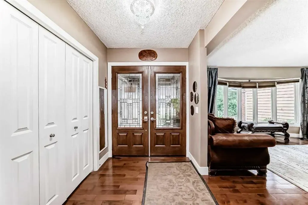 36 Varsity Estates Court NW