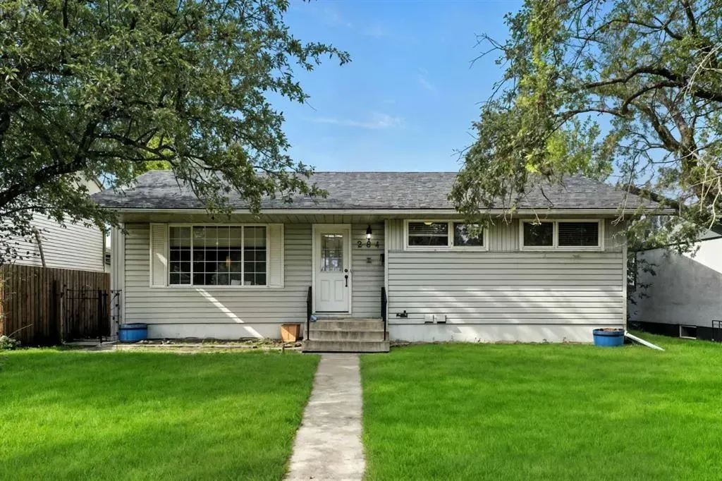 284 Acadia Drive SE