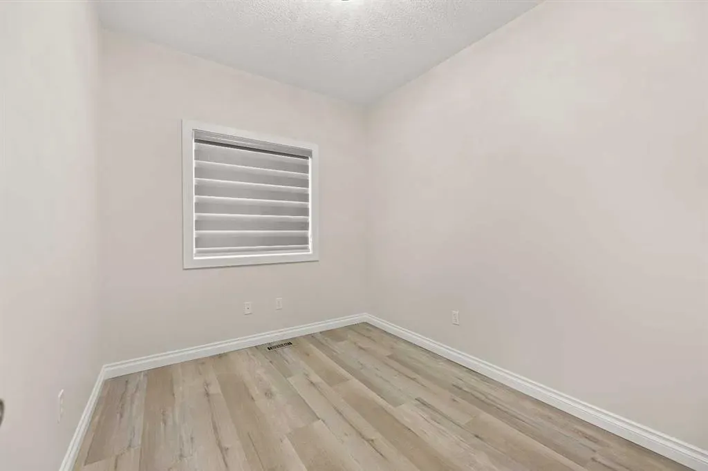 165 Canals Circle SW