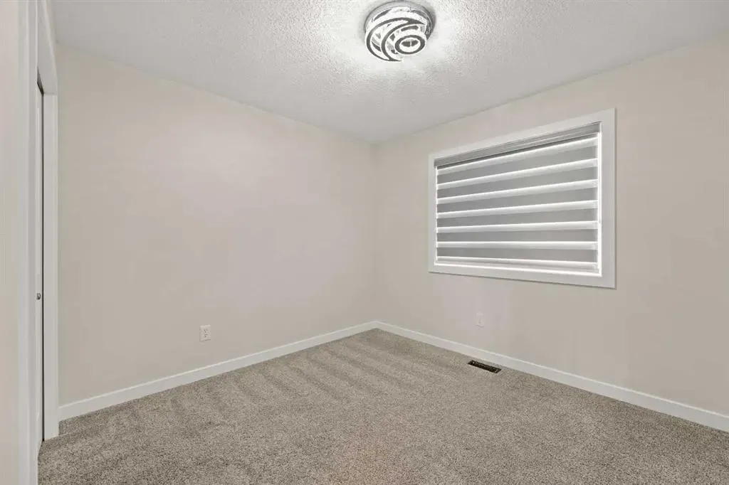 165 Canals Circle SW