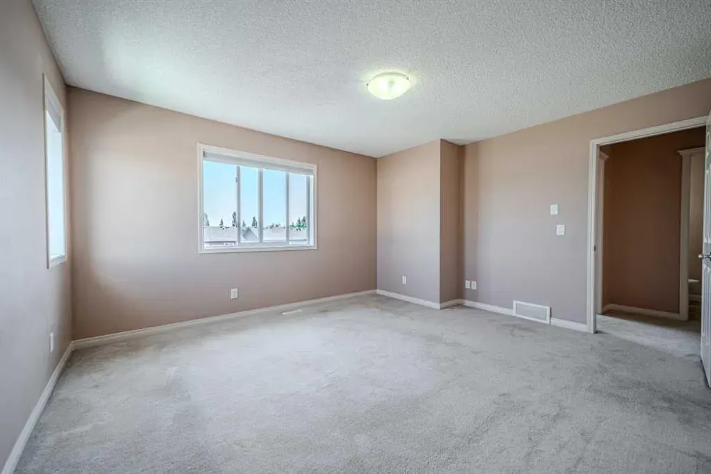 250 Eversyde Close SW