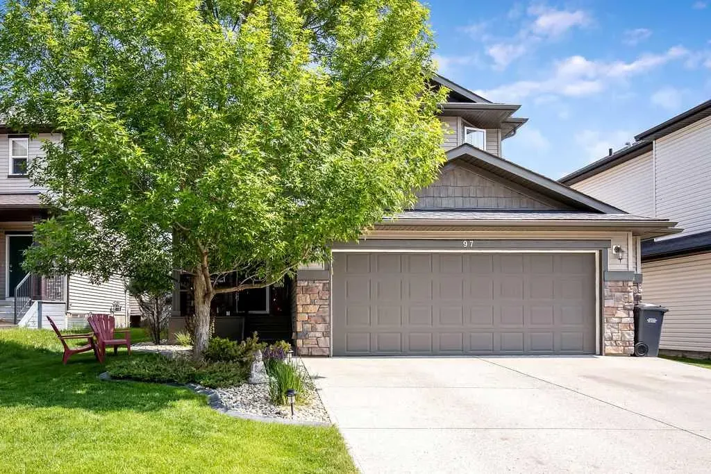 97 Drake Landing Crescent