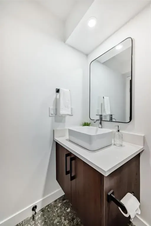 225 25 Avenue SW, #1006