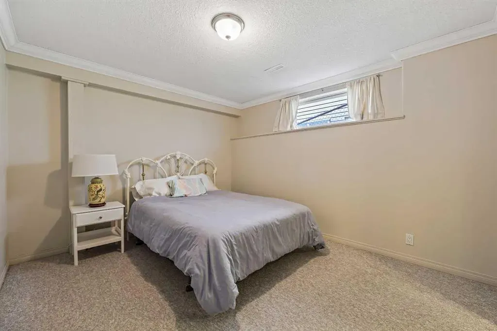 967 Bayside Drive SW
