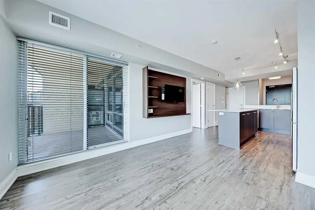 930 6 Avenue SW, #2404