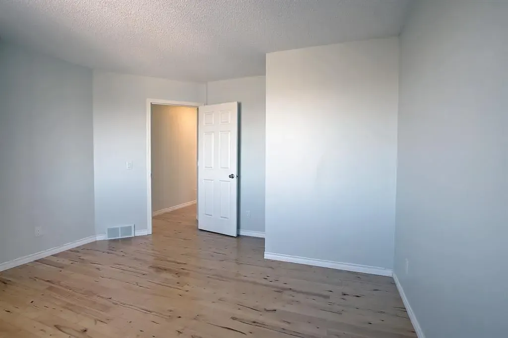 25 Panamount Crescent NW
