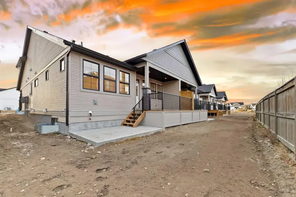 15 Coopersfield Link SW, #300
