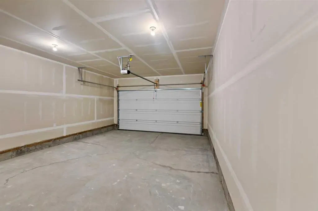 15 Coopersfield Link SW, #300