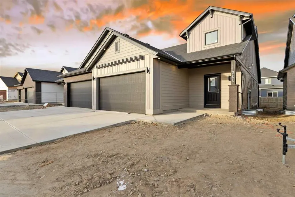 15 Coopersfield Link SW, #300