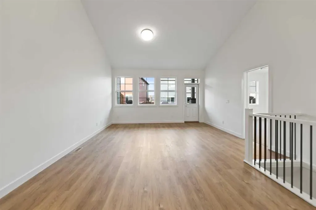 15 Coopersfield Link SW, #300