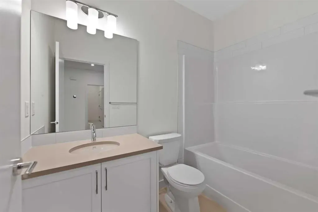 15 Coopersfield Link SW, #300