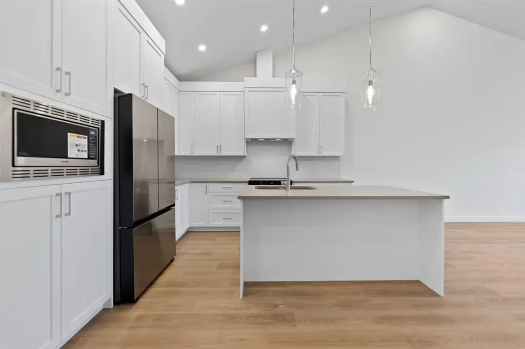 15 Coopersfield Link SW, #300