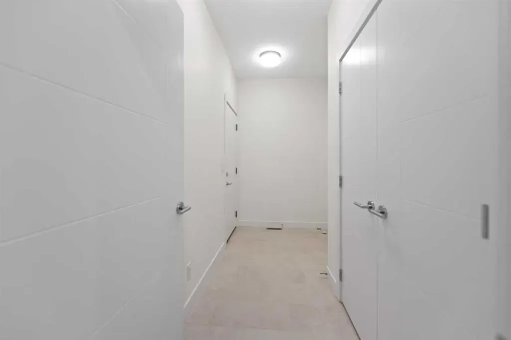 15 Coopersfield Link SW, #300