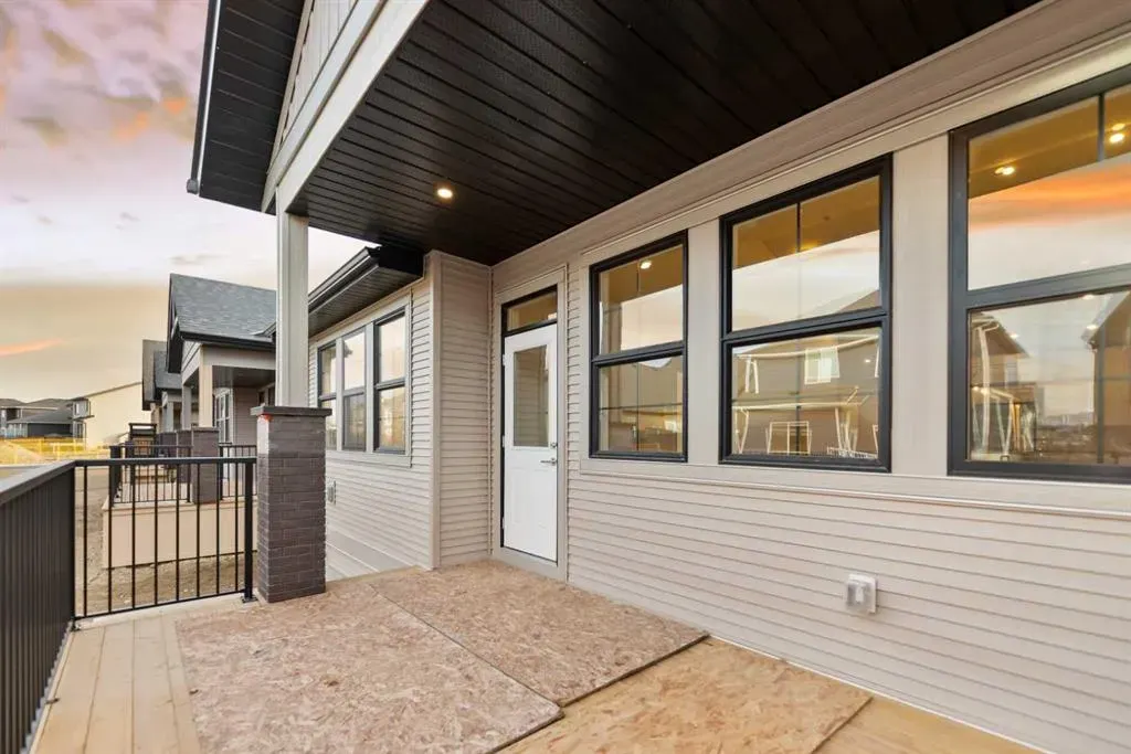 15 Coopersfield Link SW, #300