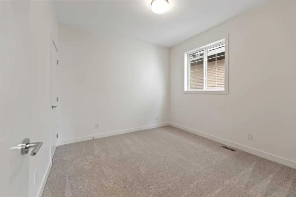 15 Coopersfield Link SW, #300