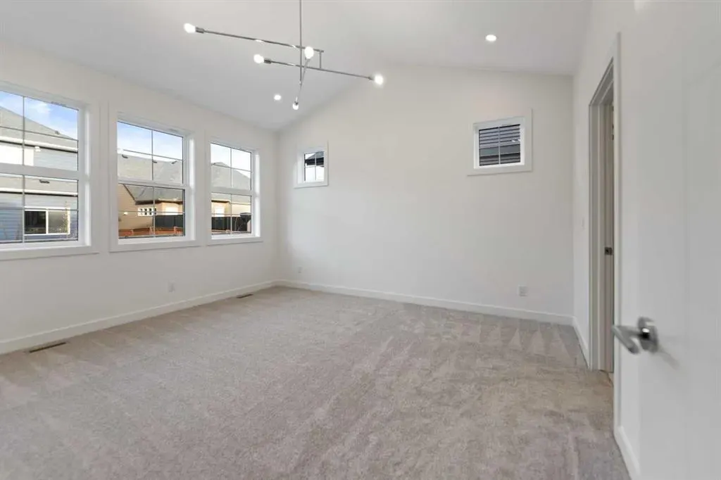 15 Coopersfield Link SW, #300