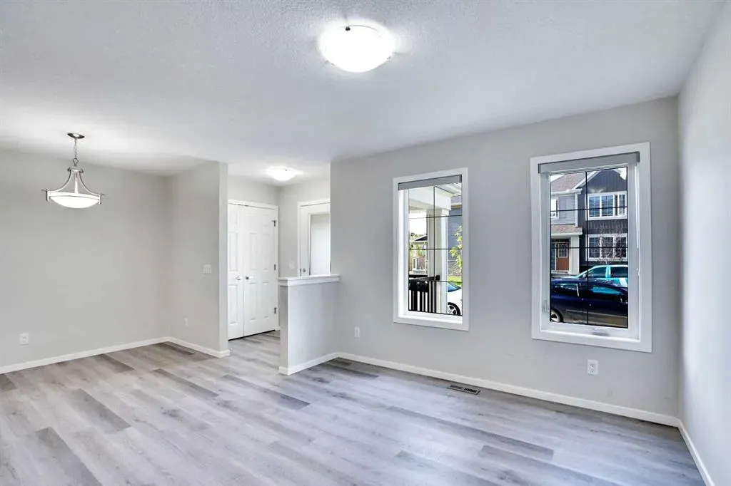 154 Cityside Grove NE