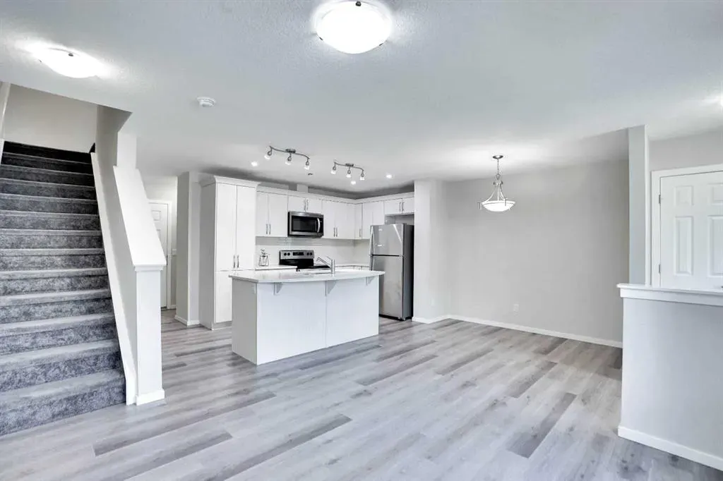 154 Cityside Grove NE
