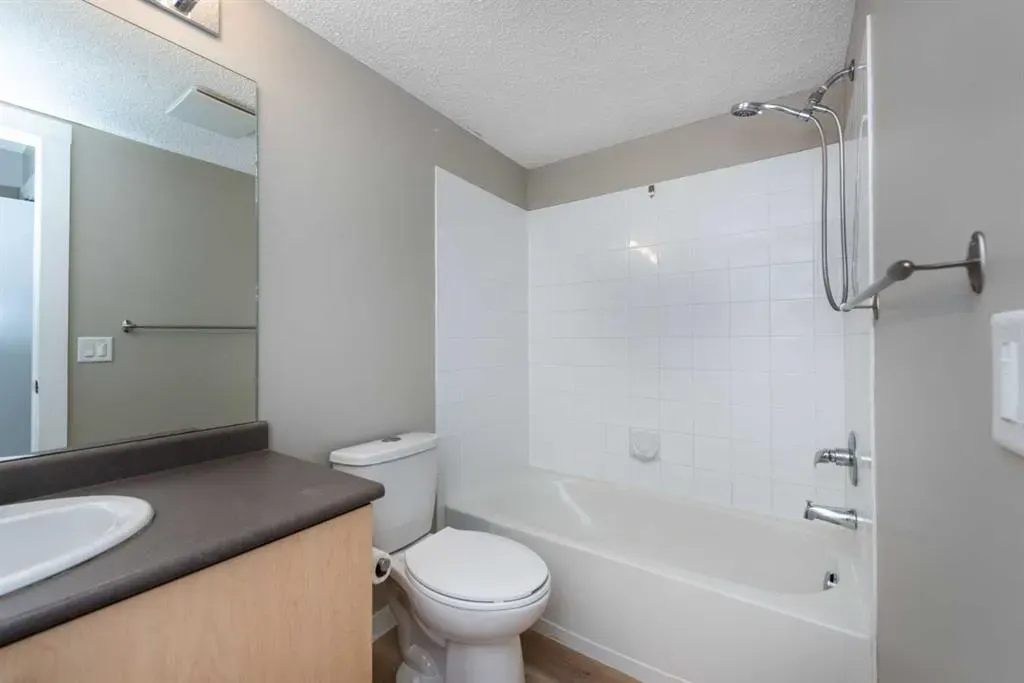 304 Mackenzie Way SW, #6204
