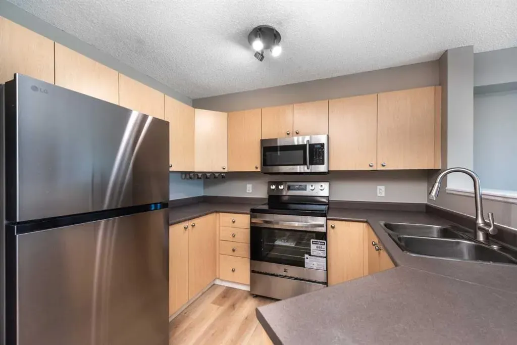 304 Mackenzie Way SW, #6204