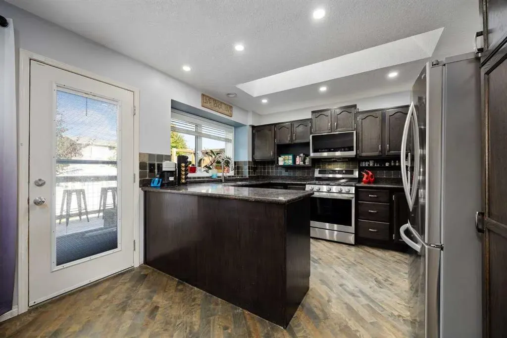 147 Midpark Drive SE