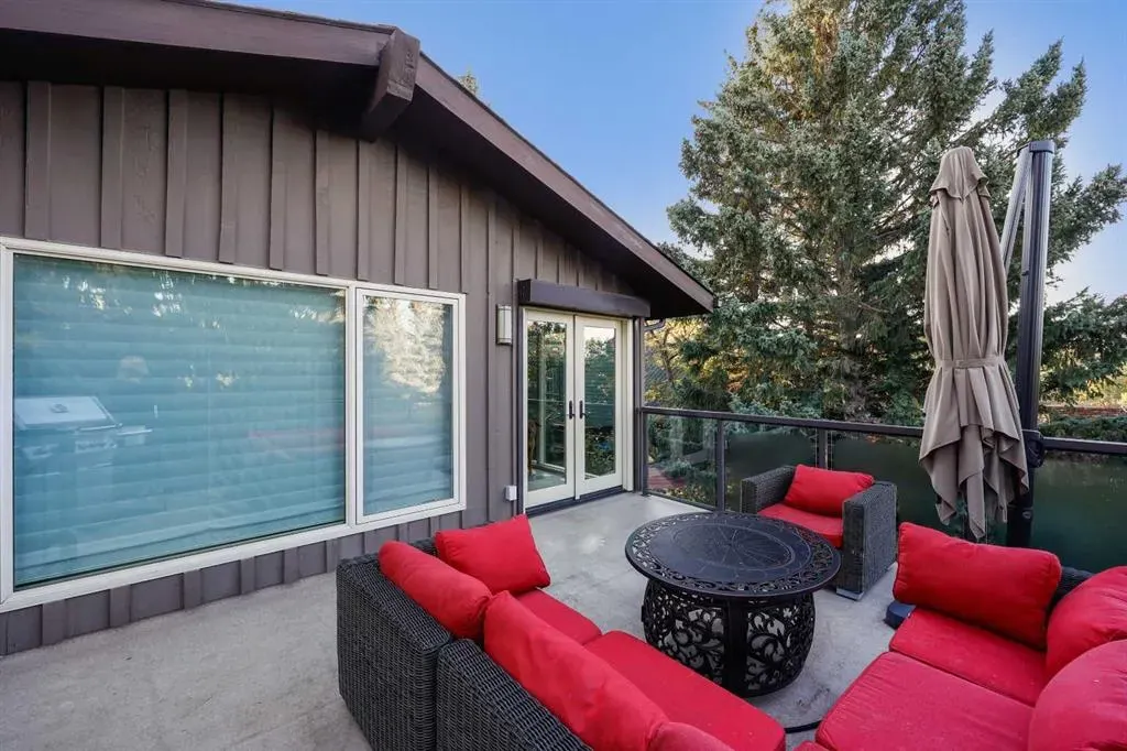 127 Varsity Estates Grove NW