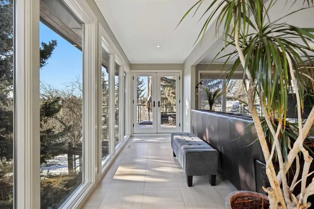 127 Varsity Estates Grove NW