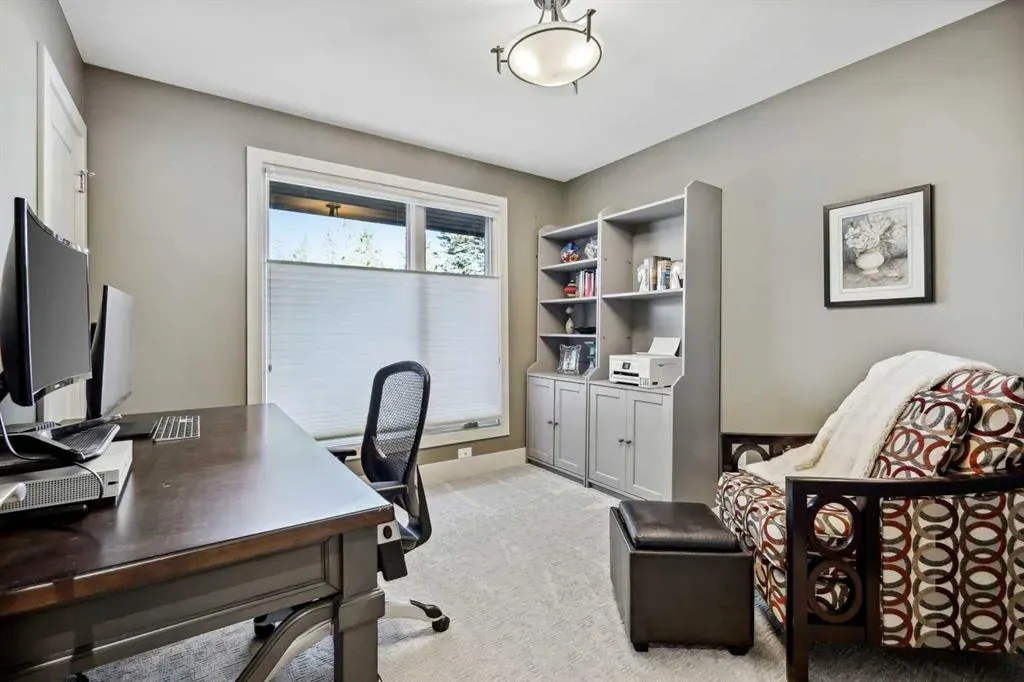 127 Varsity Estates Grove NW
