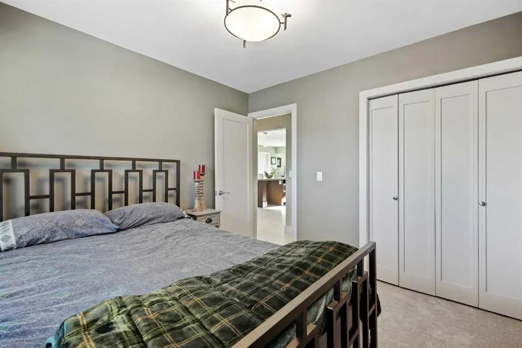 127 Varsity Estates Grove NW