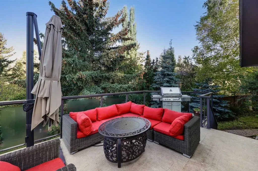 127 Varsity Estates Grove NW