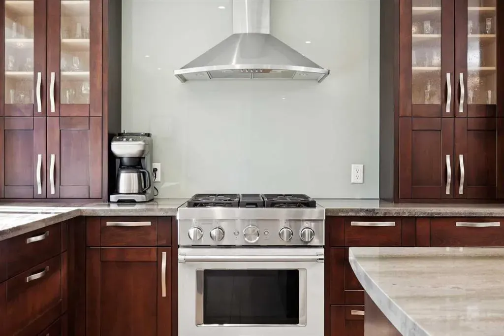 127 Varsity Estates Grove NW