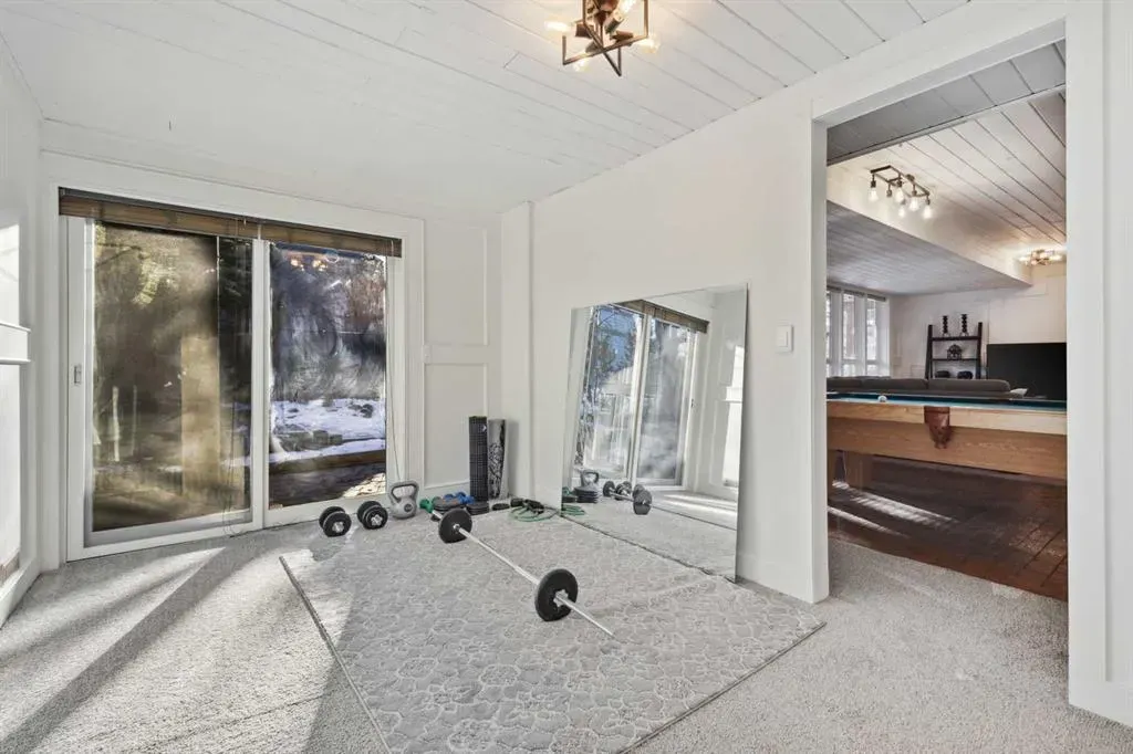 127 Varsity Estates Grove NW