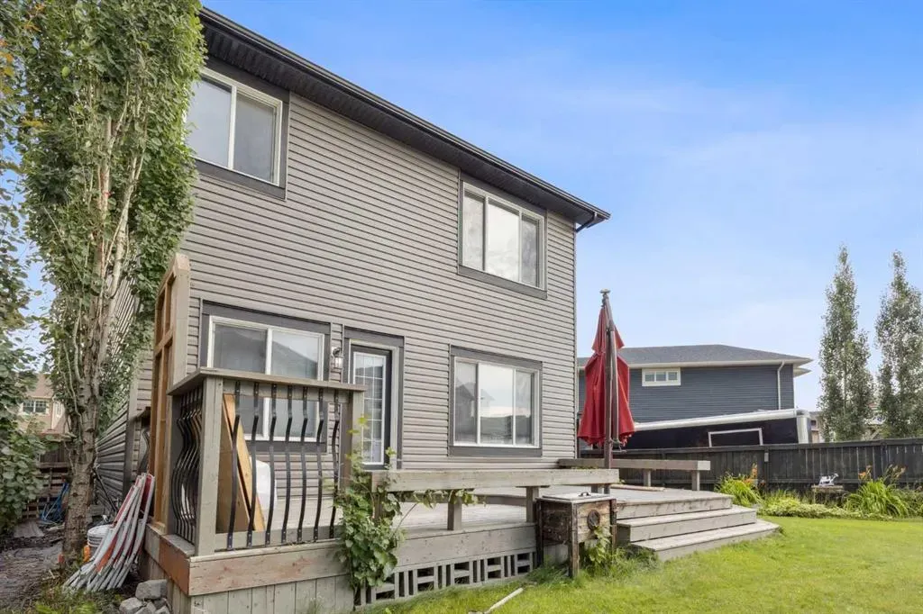 325 Evanspark Gardens NW