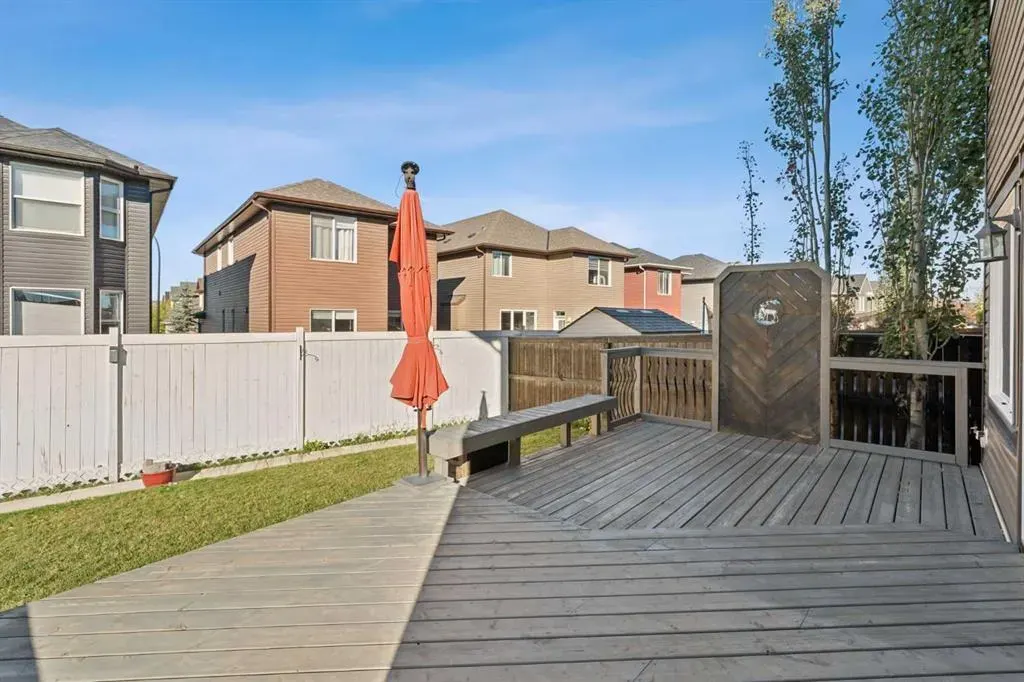 325 Evanspark Gardens NW