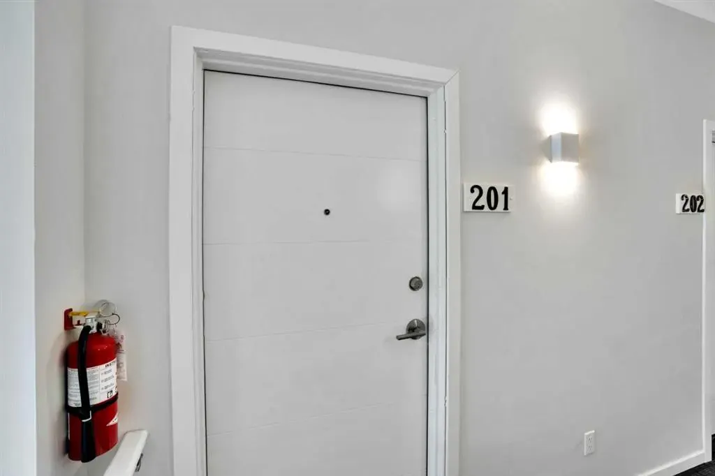 325 Redstone Walk NE, #201