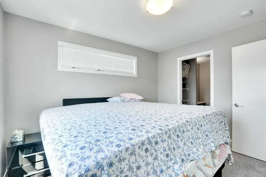 325 Redstone Walk NE, #201