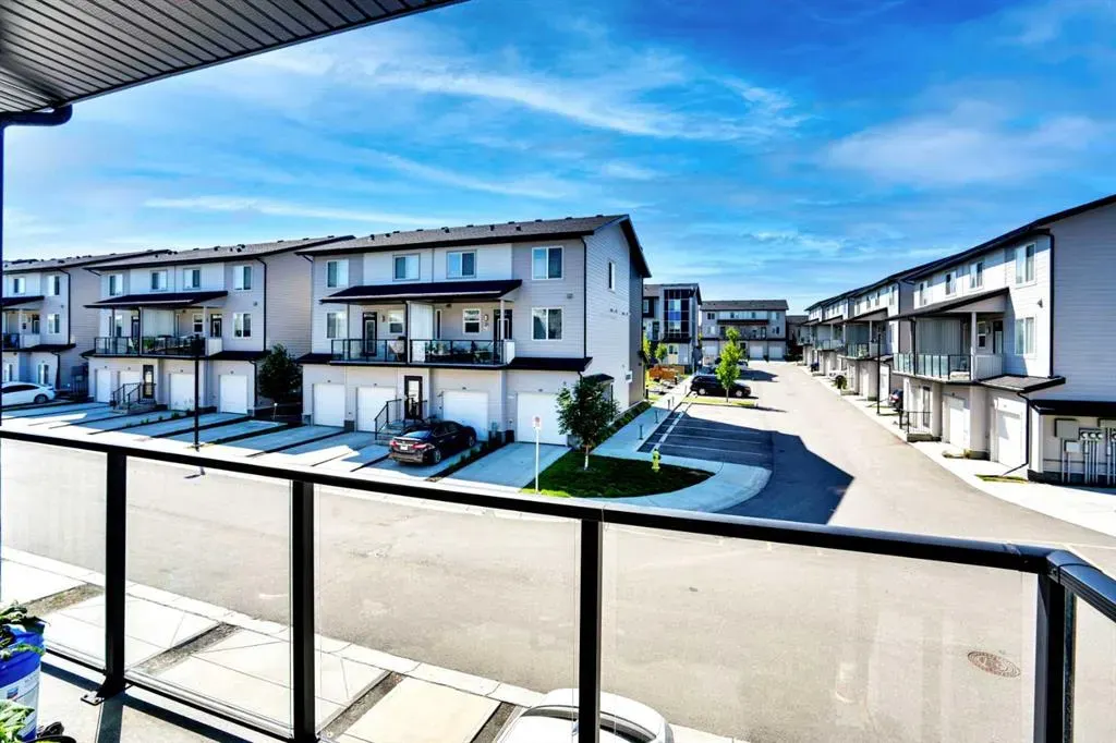 325 Redstone Walk NE, #201