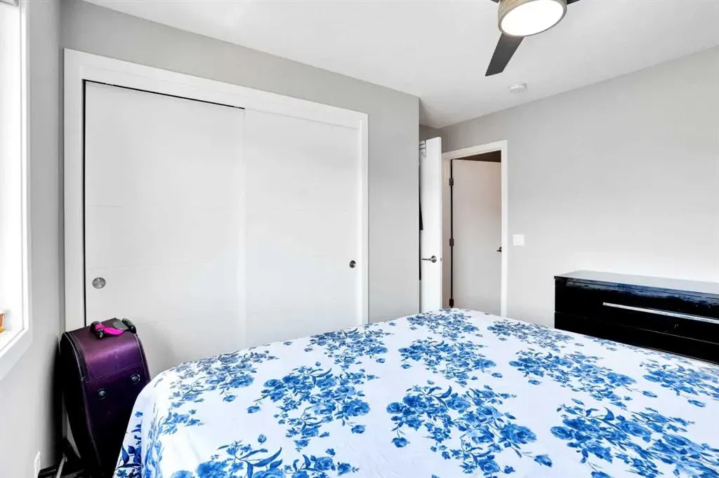 325 Redstone Walk NE, #201