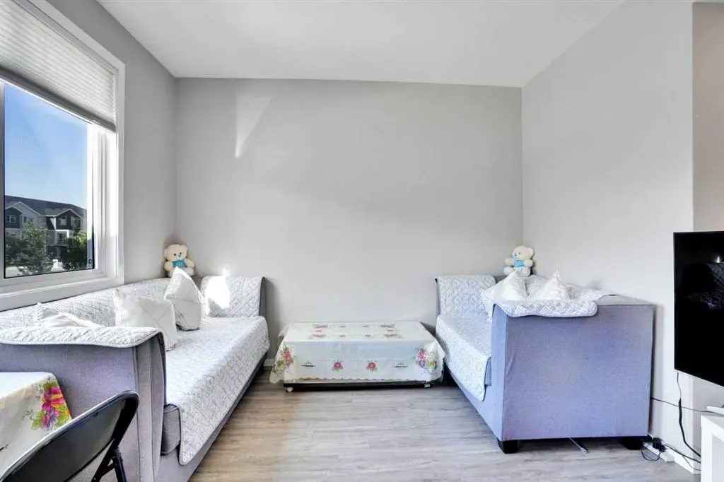 325 Redstone Walk NE, #201