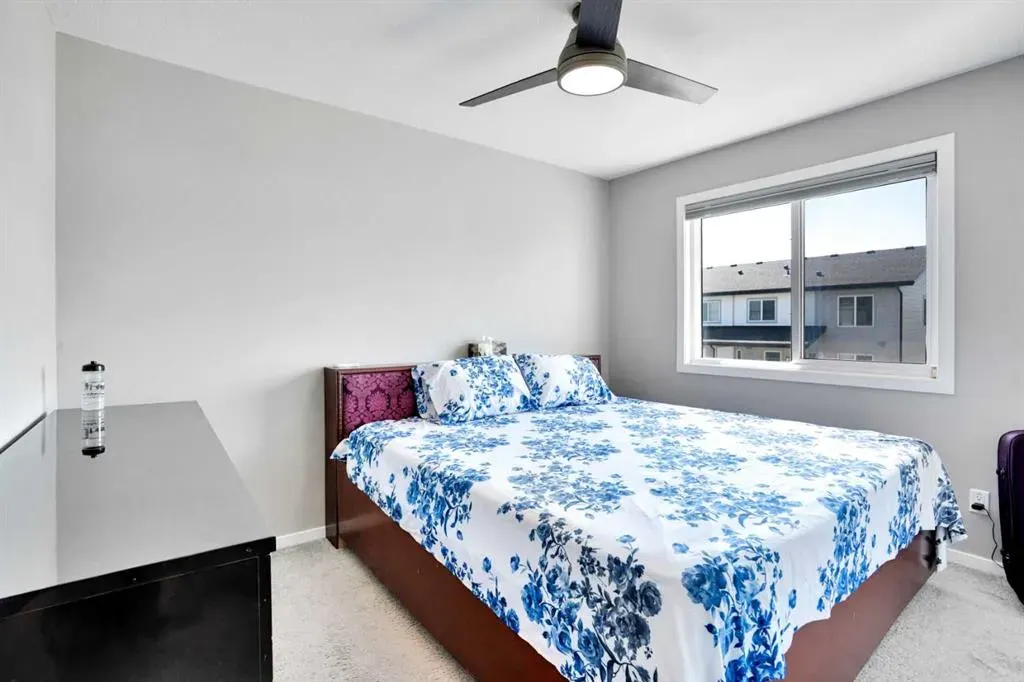 325 Redstone Walk NE, #201