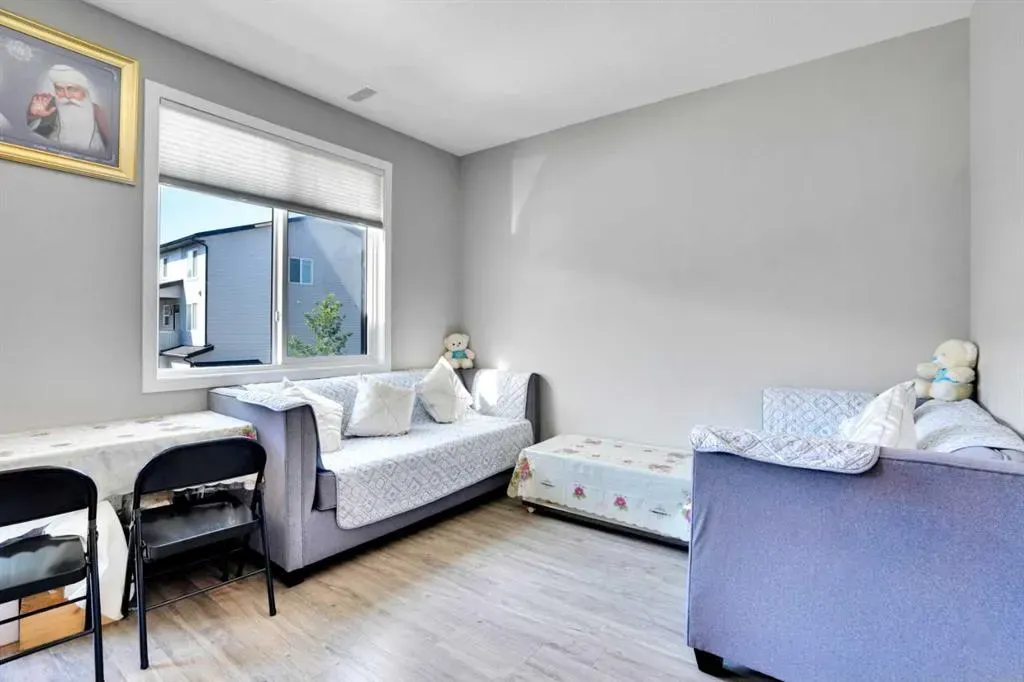 325 Redstone Walk NE, #201