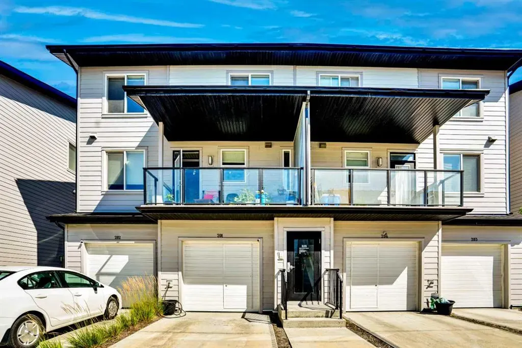325 Redstone Walk NE, #201