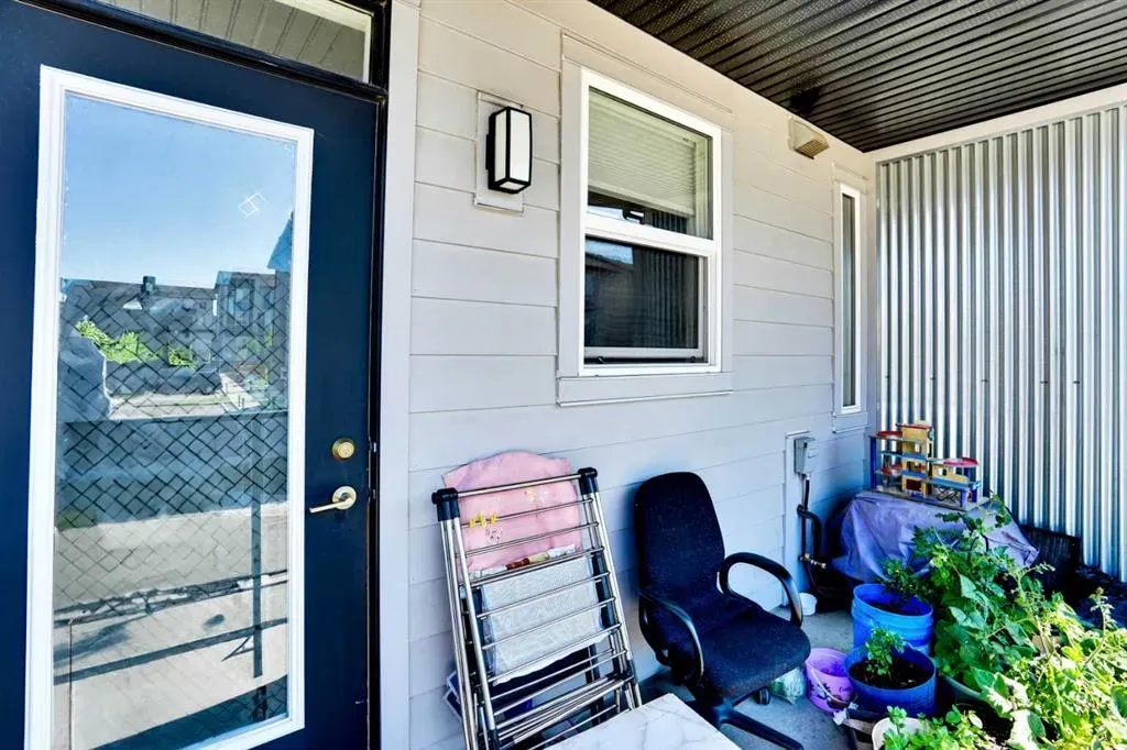 325 Redstone Walk NE, #201