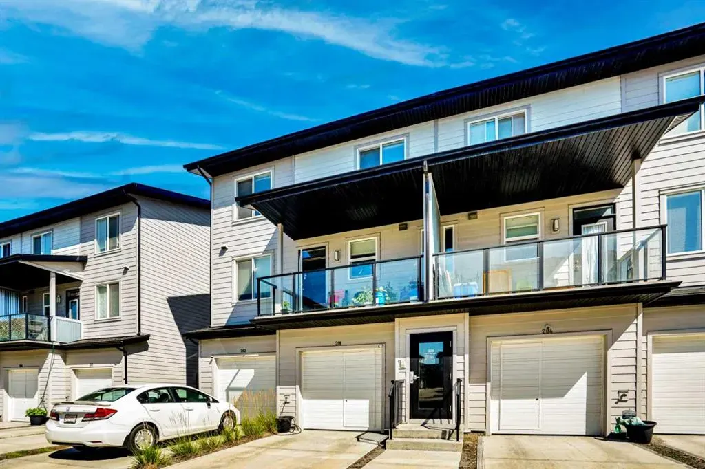 325 Redstone Walk NE, #201