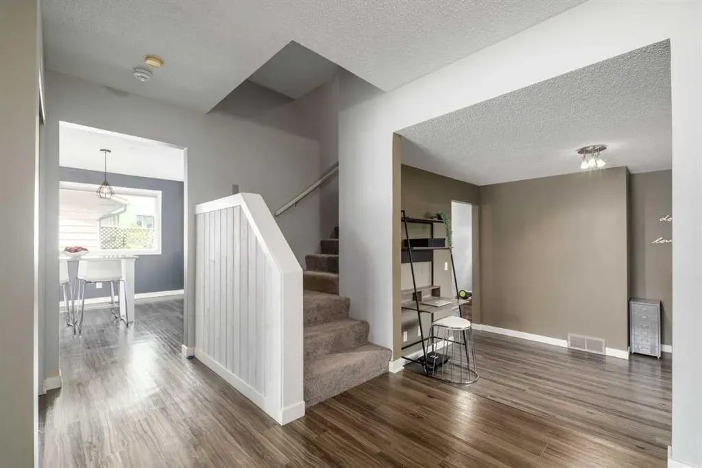 36 Deermeade Road SE