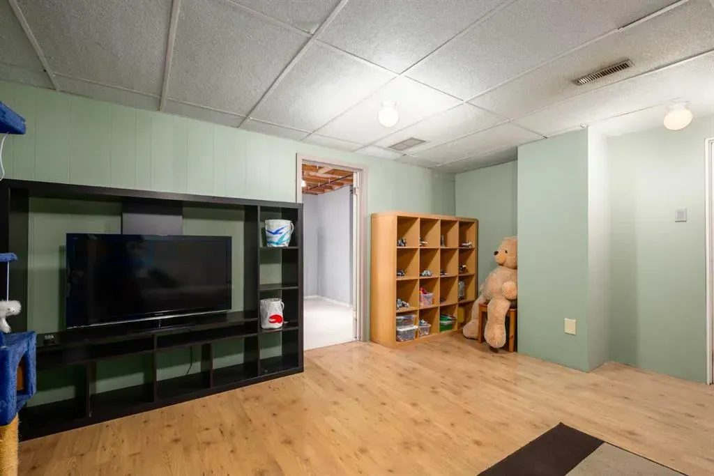 36 Deermeade Road SE