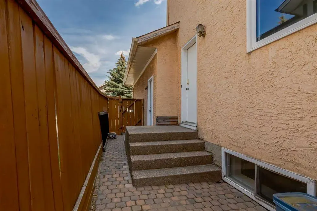39 Canterbury Court SW