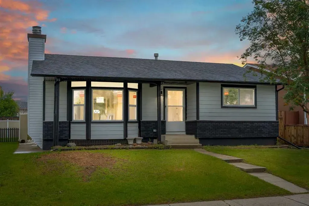 247 Rundlecairn Road NE