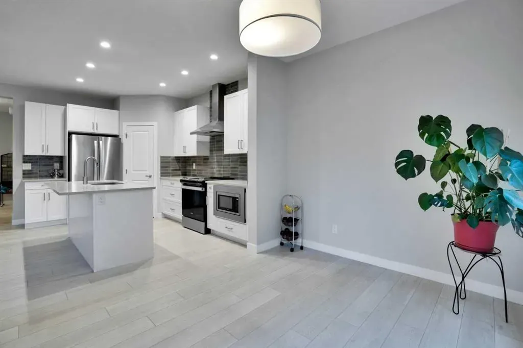 232 Cornerbrook Common NE